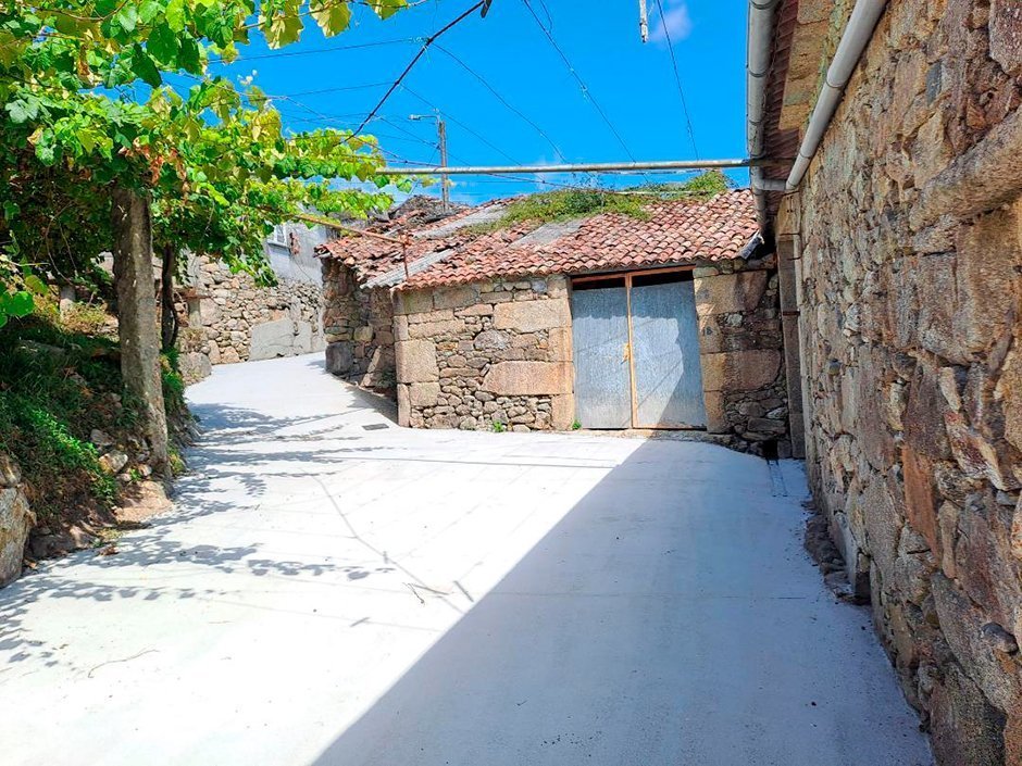 Pavimentación en Tállara, Noia